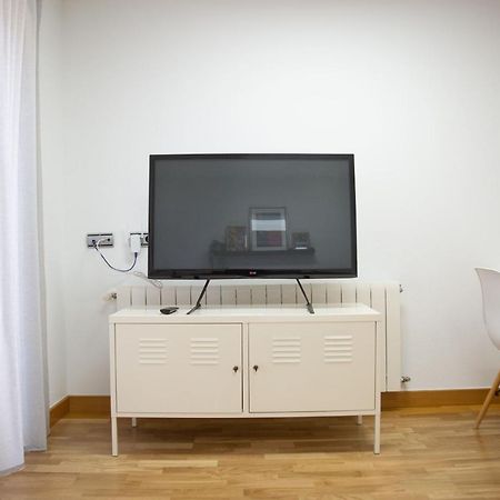 Elizabeth Towers Apartment Almansa Bagian luar foto