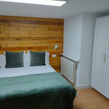 Elizabeth Towers Apartment Almansa Bagian luar foto