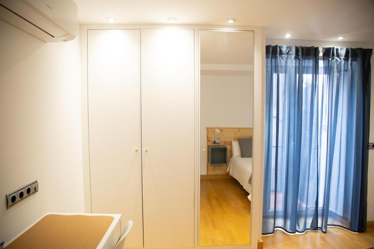 Elizabeth Towers Apartment Almansa Bagian luar foto