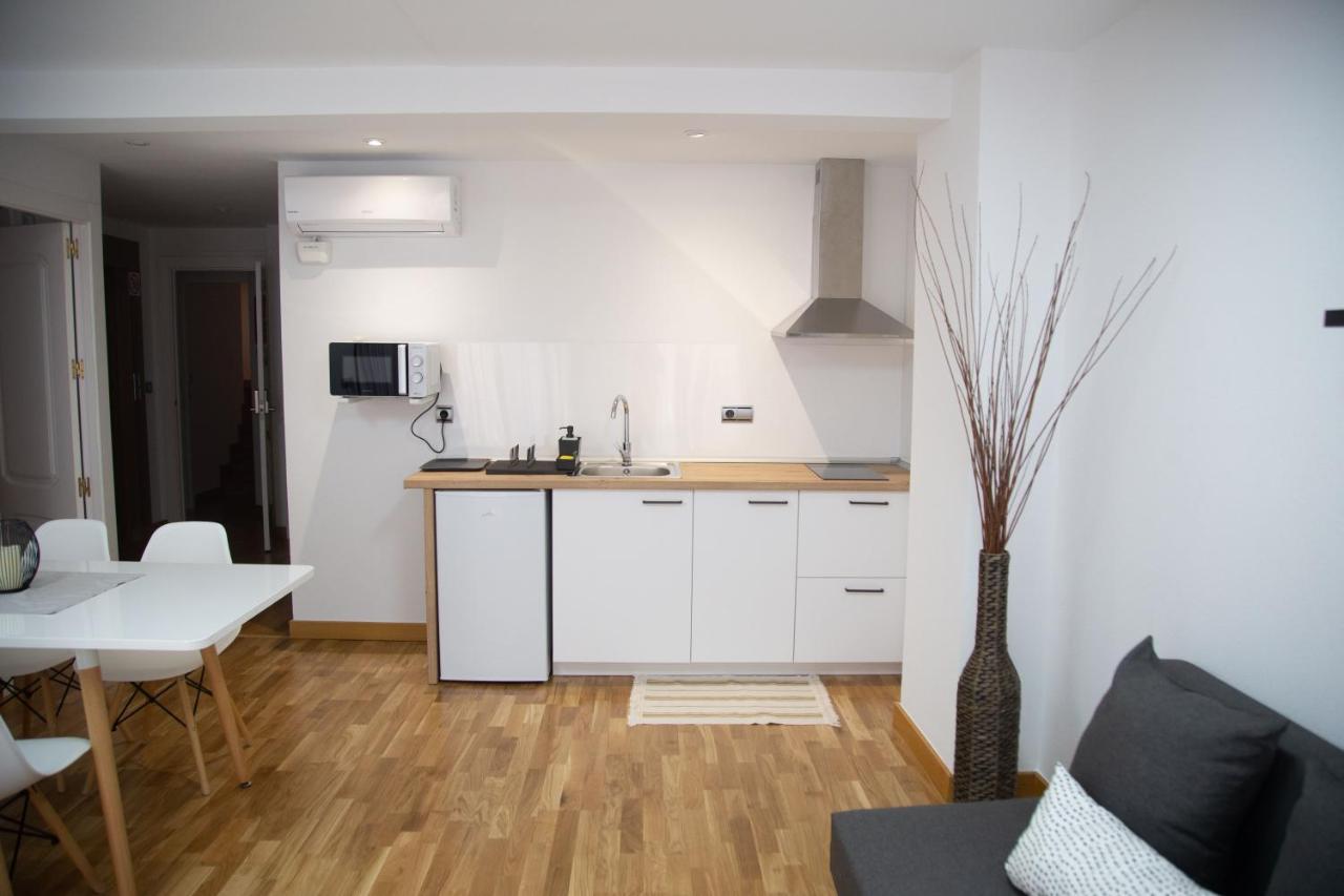 Elizabeth Towers Apartment Almansa Bagian luar foto