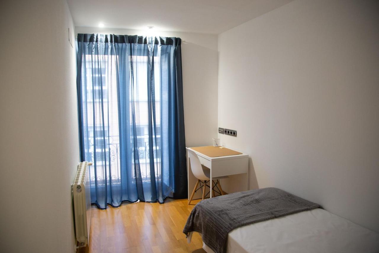 Elizabeth Towers Apartment Almansa Bagian luar foto