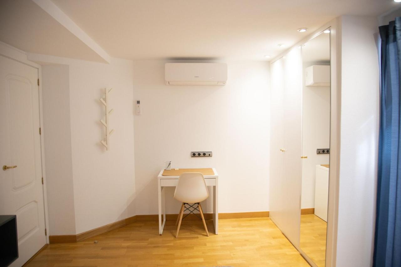 Elizabeth Towers Apartment Almansa Bagian luar foto