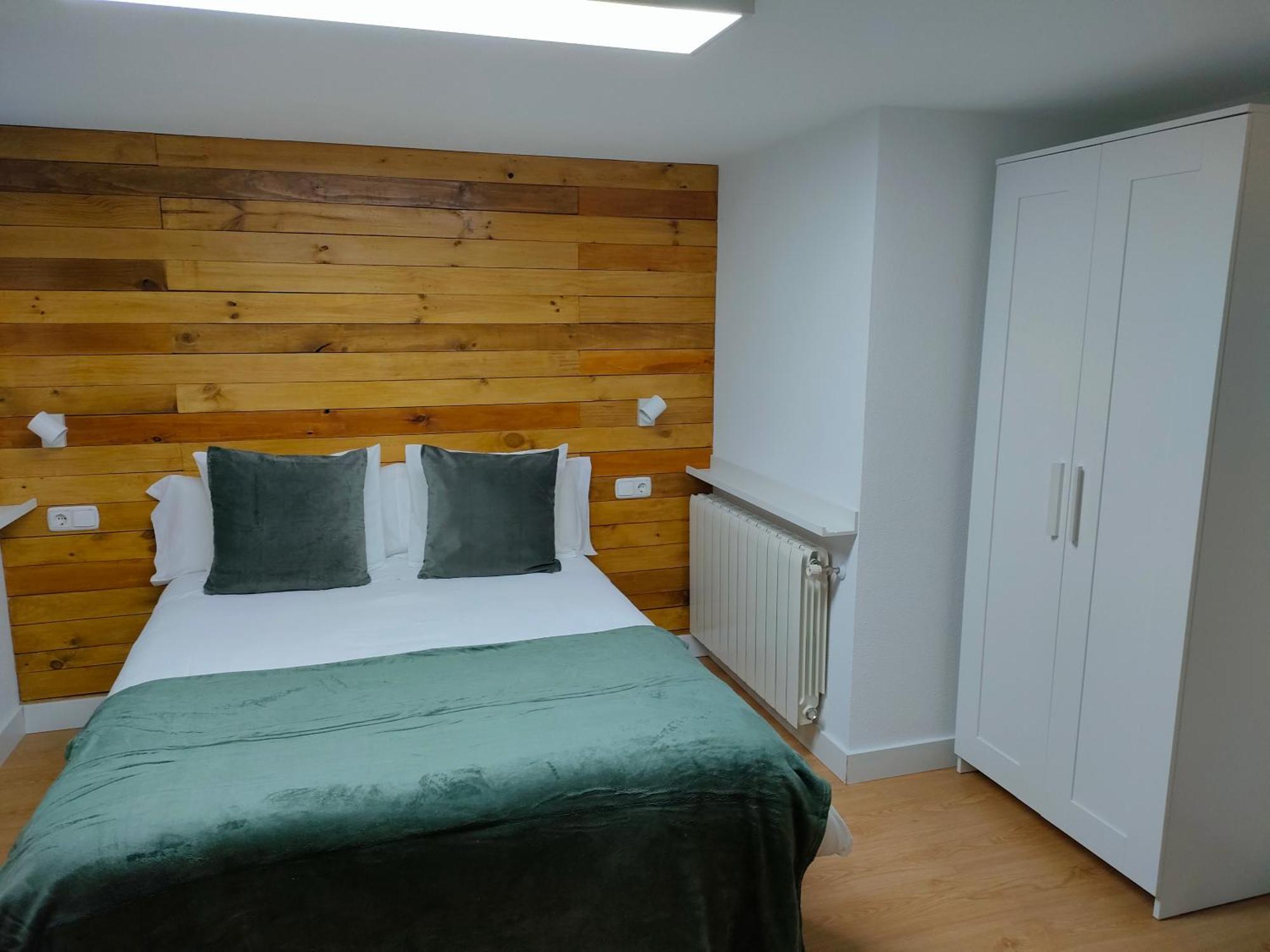 Elizabeth Towers Apartment Almansa Bagian luar foto